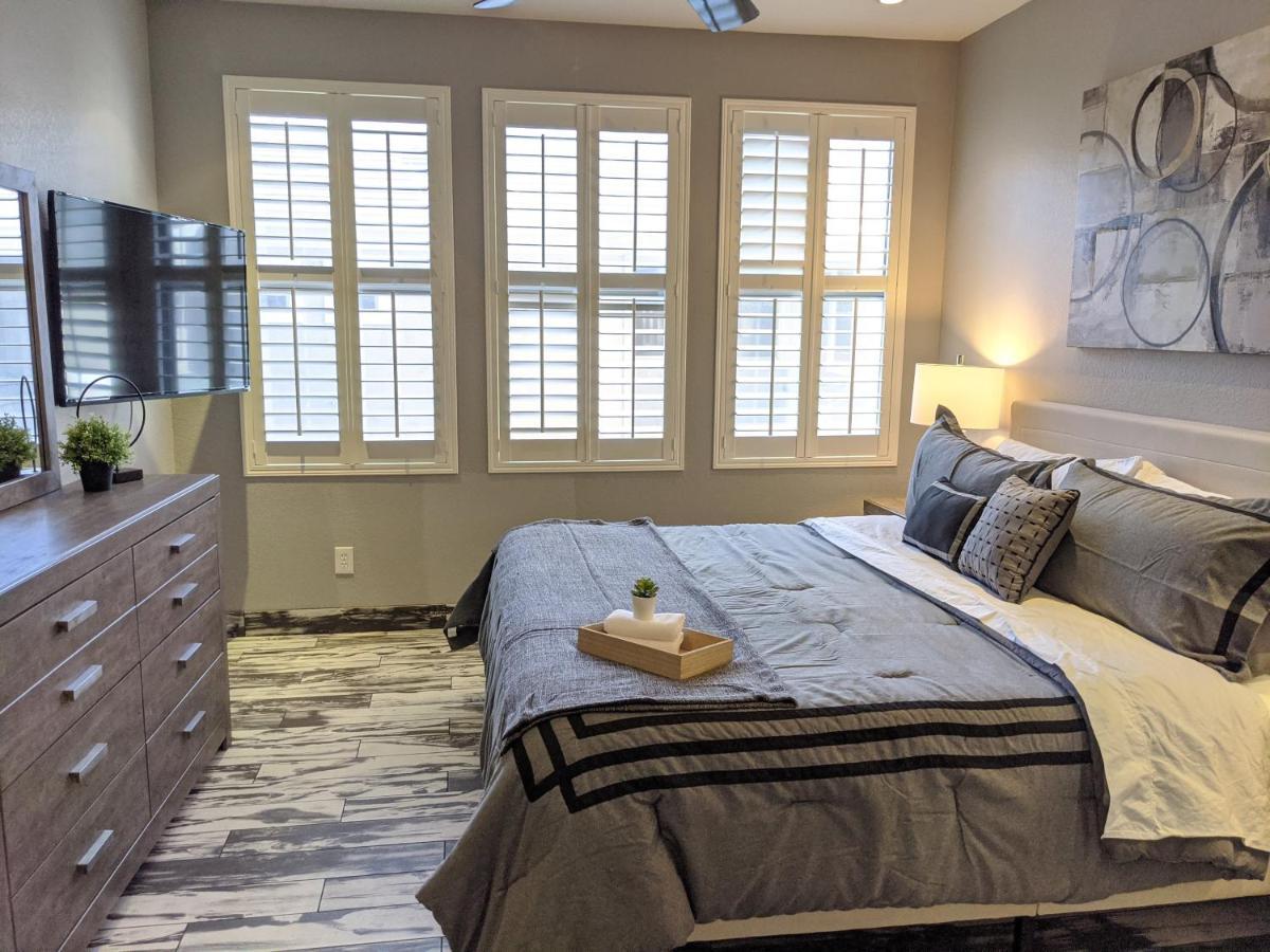 *new* Lux With Pool, Hot Tub, And Gym Apartment
